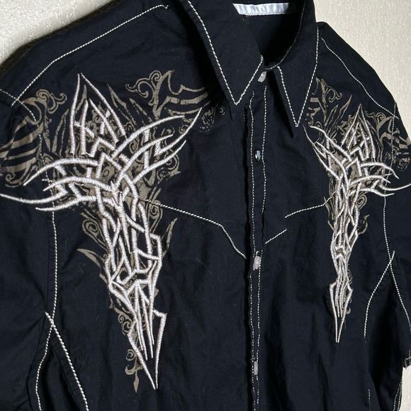 ROAR Men's Black Heavy Embroidered Short Sleeve Button Up Shirt Size L - Picture 2 of 5